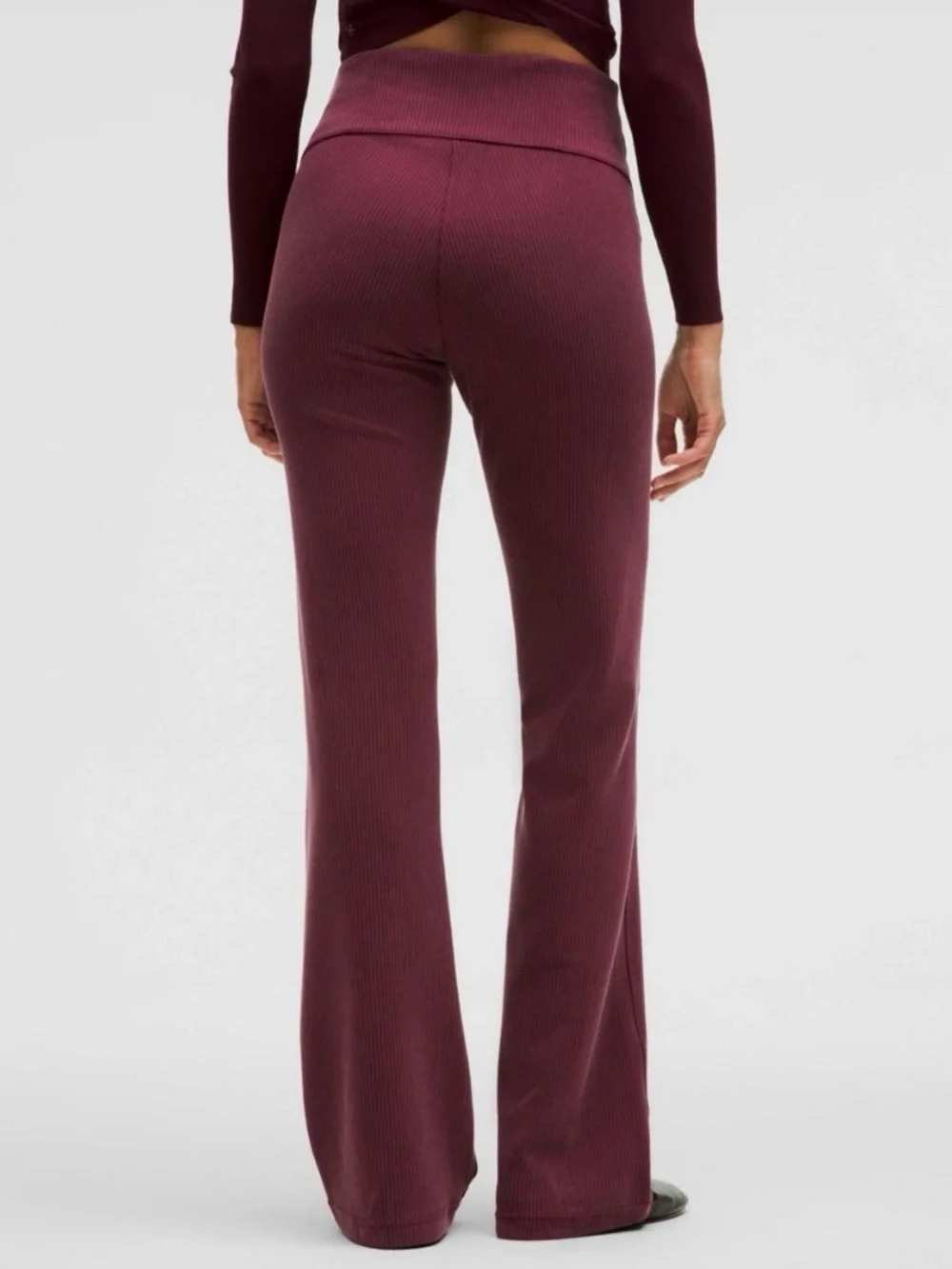Lululemon Ribbed Softstreme Flared Pant Plum Size 4